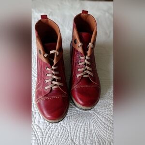 V Italia Women's Red Leather Ankle Boots